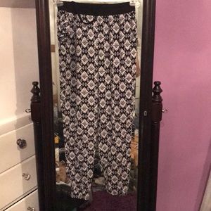 Flowy Black&White Printed pants